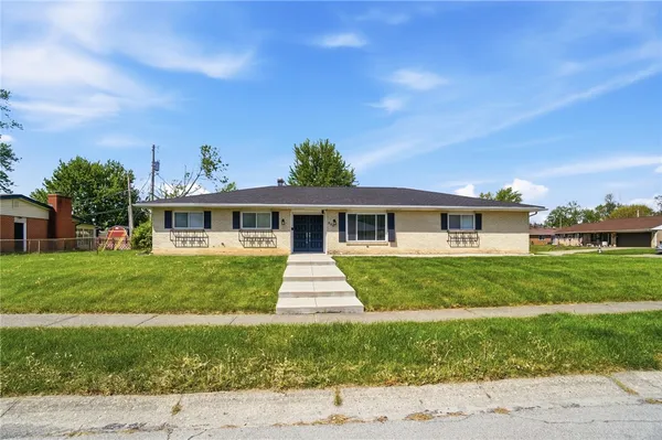 $1,900 | 300 Highland Drive, Englewood, OH 45322
