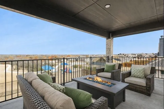 $699,900 | 1014 Emerald Trce Drive, Justin, TX 76247