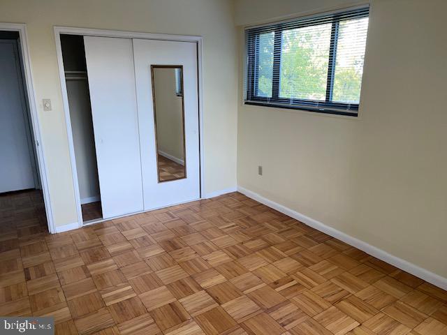 3601 Wisconsin Avenue Northwest, Unit 309 Washington, DC 20016 - Photo 9 of 14 a view of empty room with window