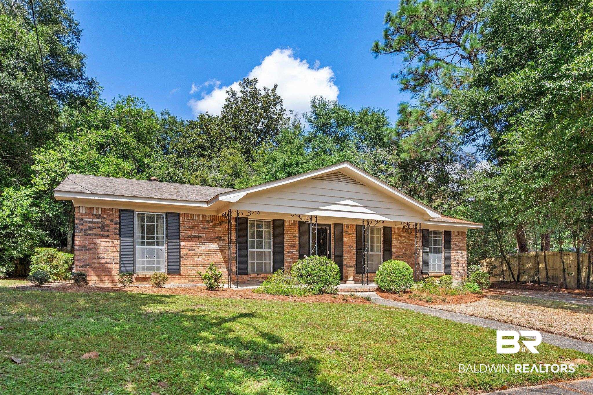 5608 Judson Circle Mobile, AL 36608 - Photo 20 of 20 Ranch-style house with a front lawn