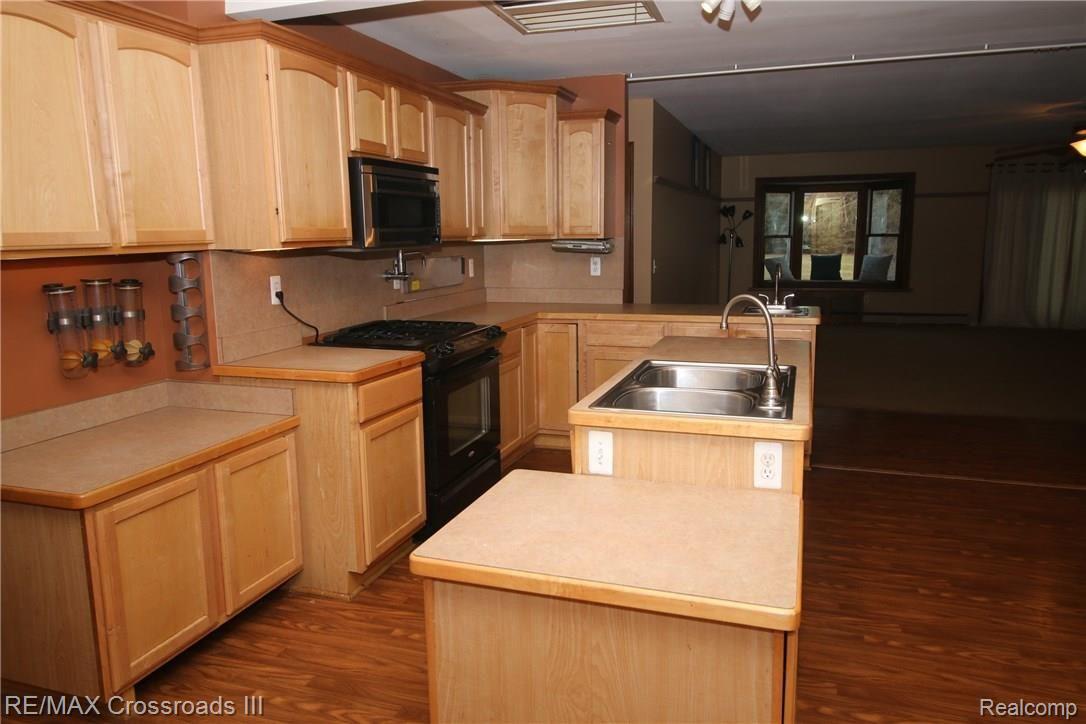 15205 Haggerty Road Belleville, MI 48111 - Photo 5 of 21 IMG_9205.JPG