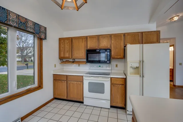 $479,900 | 850 North Perry Parkway, Oregon, WI 53575