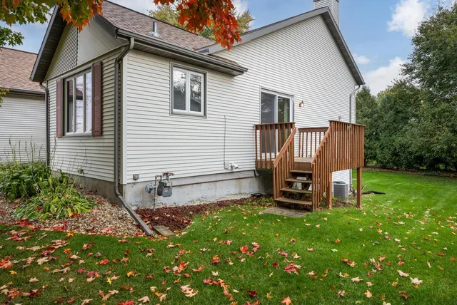 $479,900 | 850 North Perry Parkway, Oregon, WI 53575