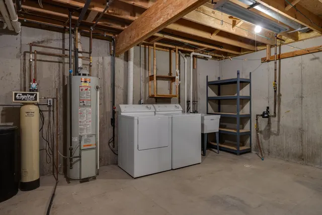 $479,900 | 850 North Perry Parkway, Oregon, WI 53575