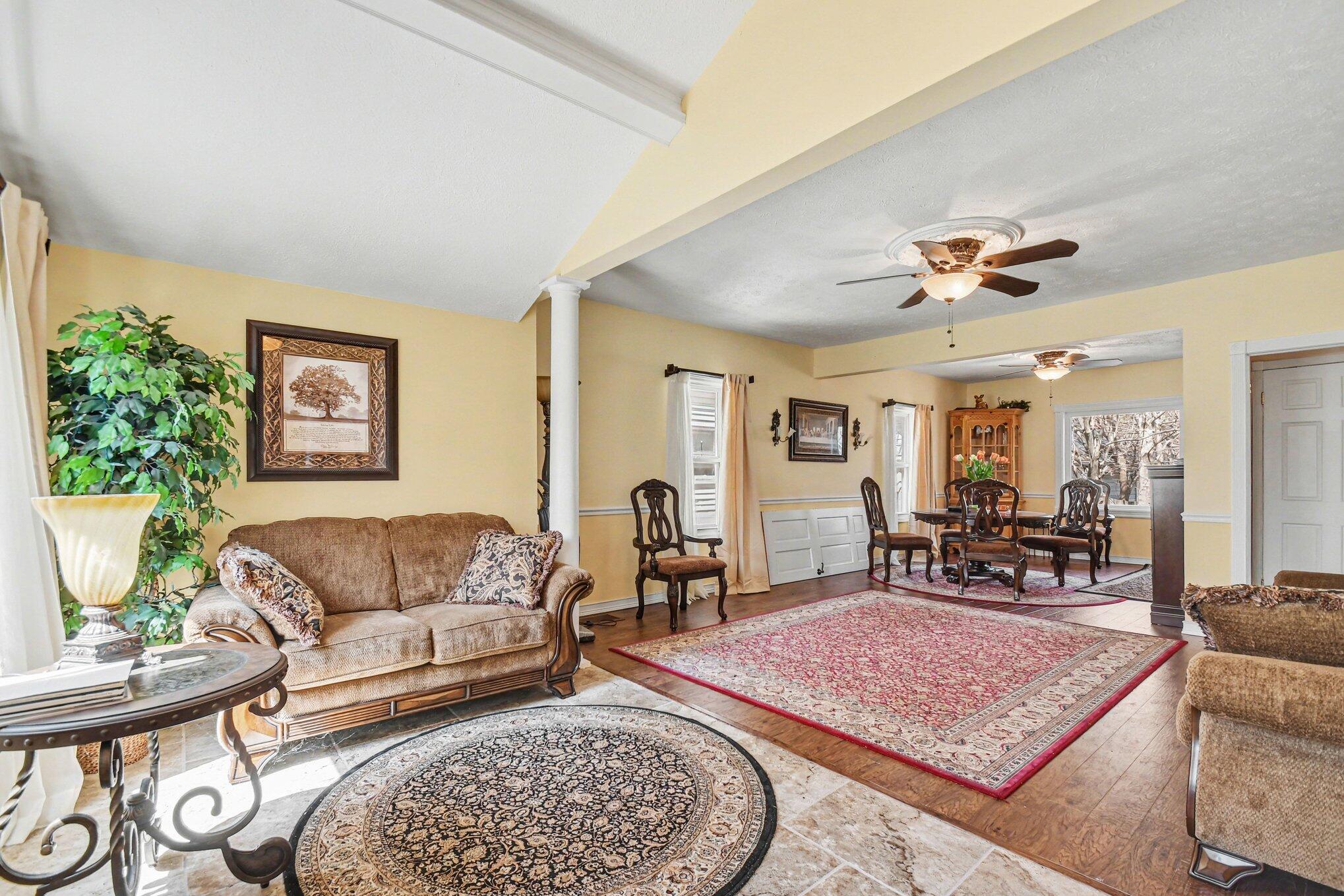 739 Maple Street Niles, MI 49120 - Photo 5 of 29 005_file_2838