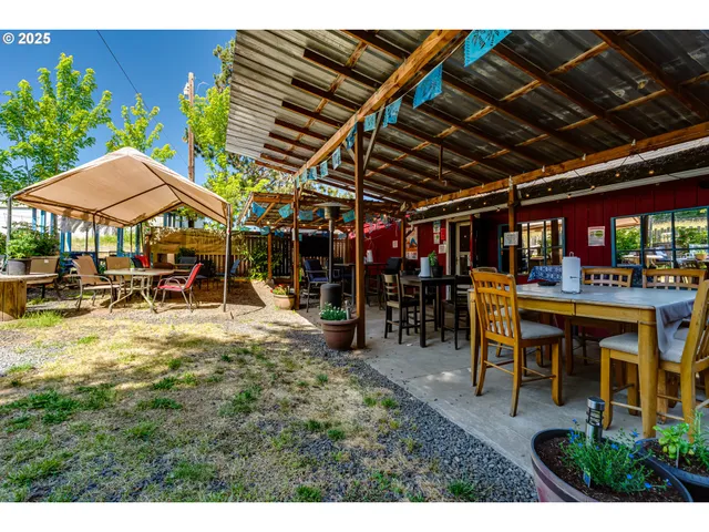 $449,000 | 39128 Dexter Road, Dexter, OR 97431