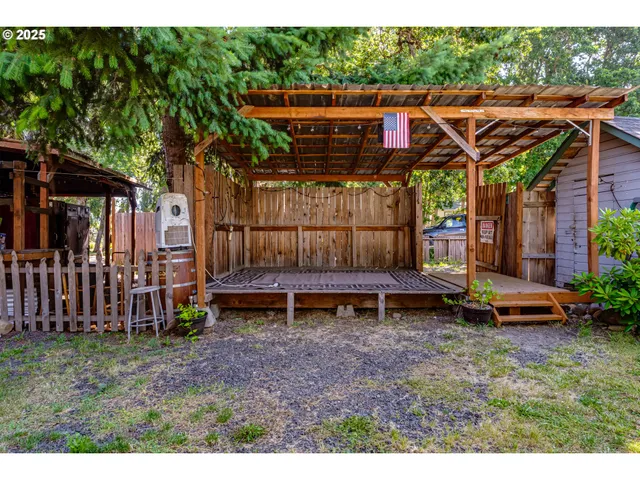 $449,000 | 39128 Dexter Road, Dexter, OR 97431