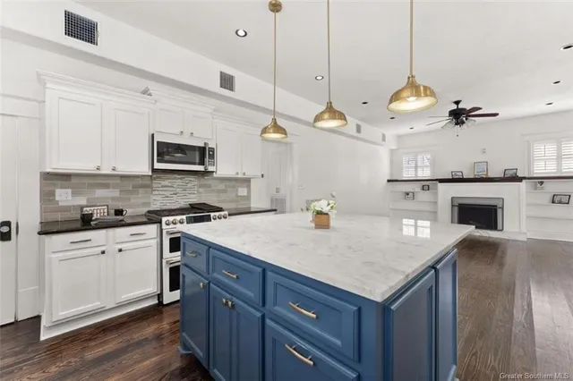 $339,900 | 507 Iris Street, Lake Charles, LA 70601