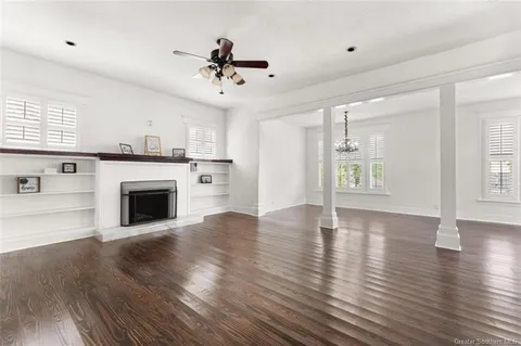 $339,900 | 507 Iris Street, Lake Charles, LA 70601