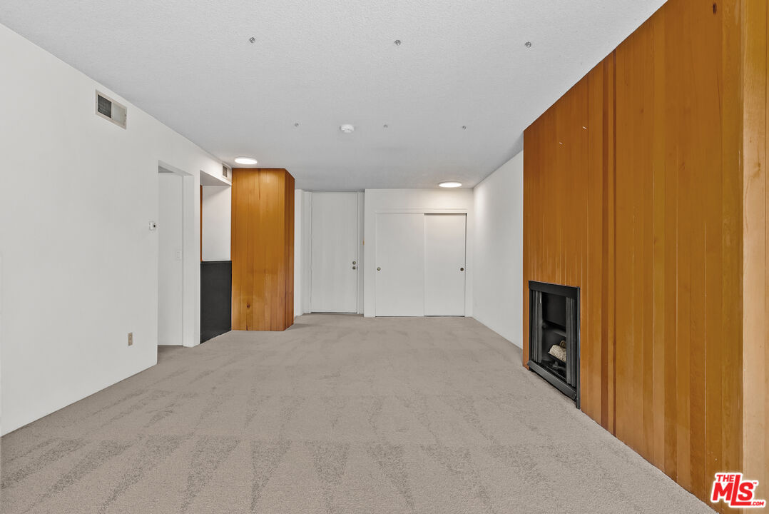 8207 Raintree Circle Culver City, CA 90230 - Photo 8 of 27 Gallery Image 8
