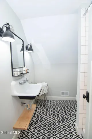 $956,854 | 77 Sand Hill Road, Greenfield, NY 12833