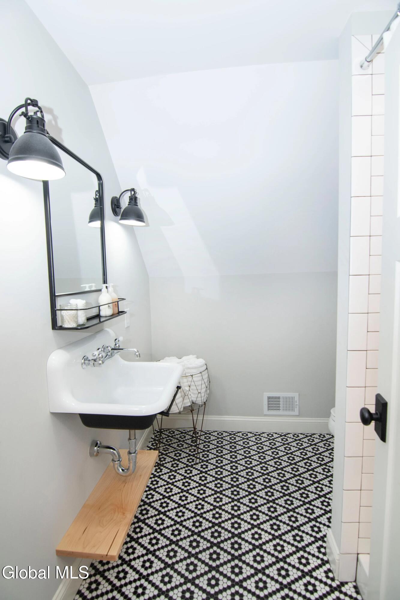 77 Sand Hill Road Greenfield, NY 12833 - Photo 17 of 29 image (5)