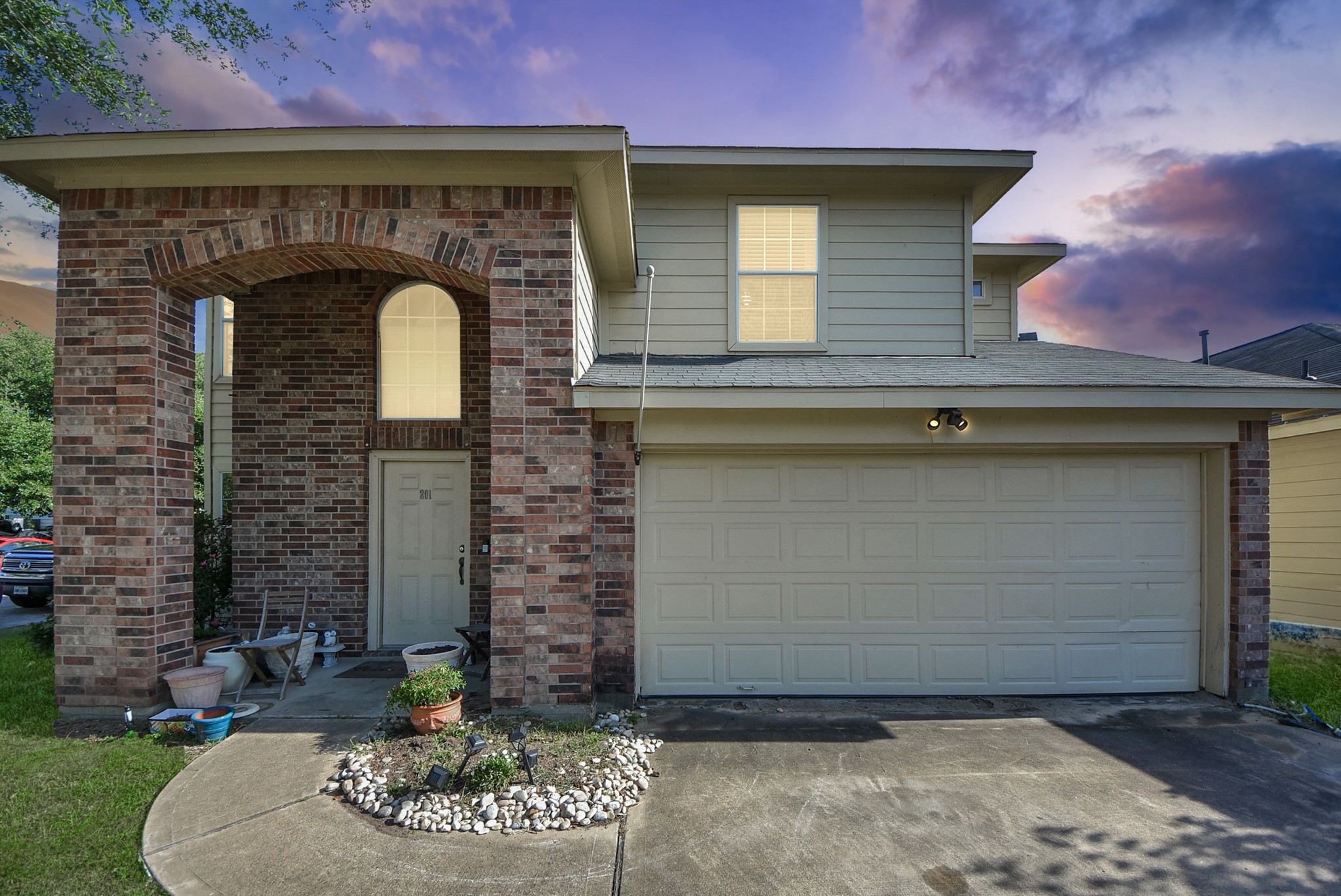 201 South Native Lane Houston, TX 77022 - Photo 2 of 34