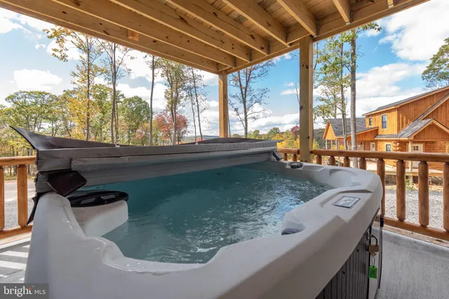 $1,100,000 | 37 Ridgeline Trail, McHenry, MD 21541