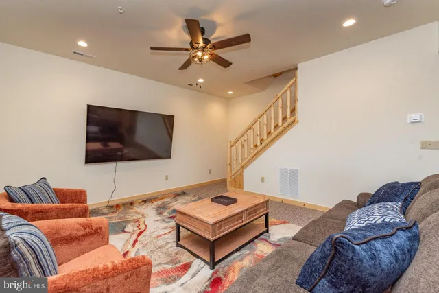 $1,100,000 | 37 Ridgeline Trail, McHenry, MD 21541