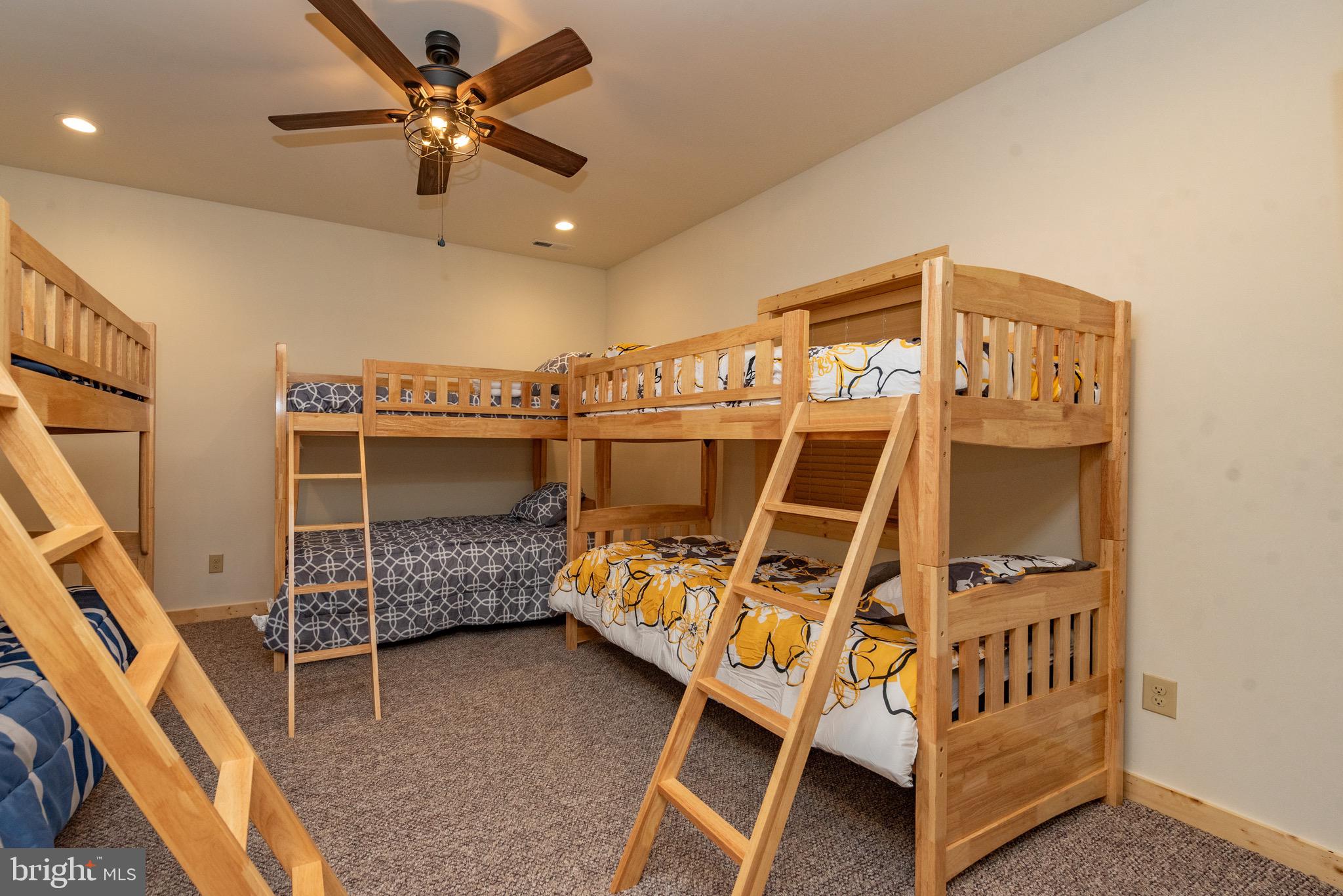 37 Ridgeline Trail McHenry, MD 21541 - Photo 48 of 59 a bedroom with bunk bed