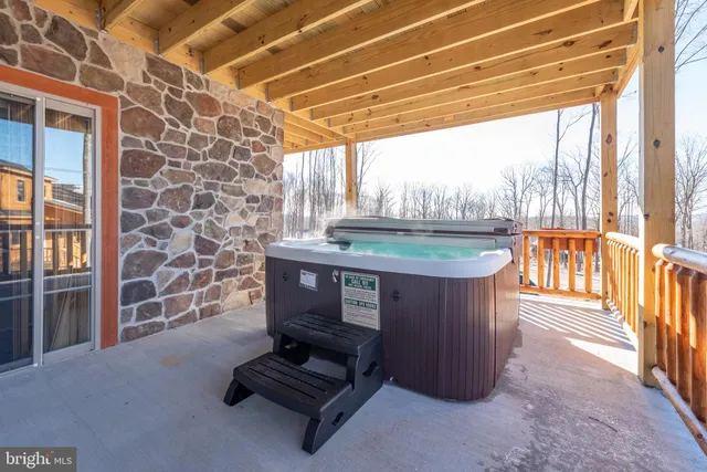 $1,100,000 | 37 Ridgeline Trail, McHenry, MD 21541