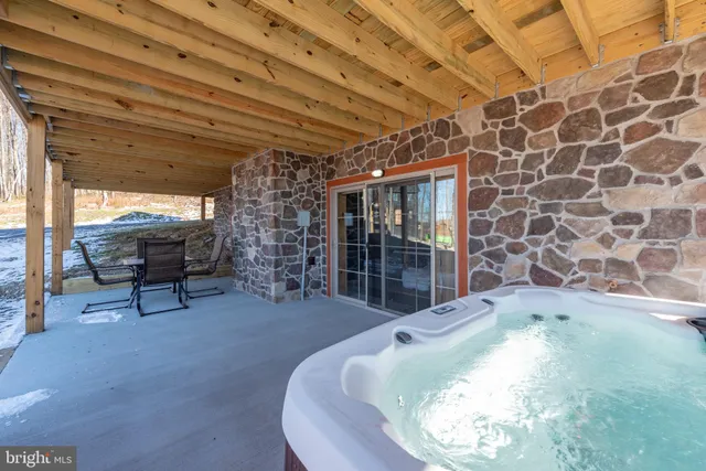 $1,100,000 | 37 Ridgeline Trail, McHenry, MD 21541