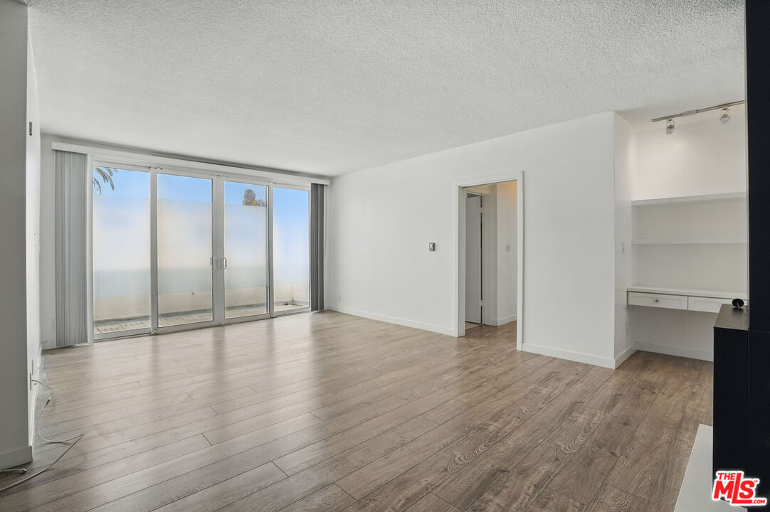 930 3rd Street, Unit 303 Santa Monica, CA 90403 - Photo 13 of 39