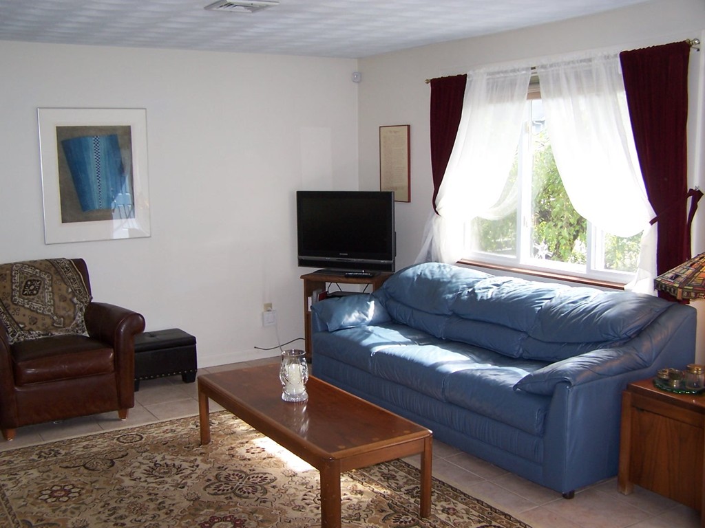 39 Devine Road Randolph, MA 02368 - Photo 7 of 20 Gallery Image 7