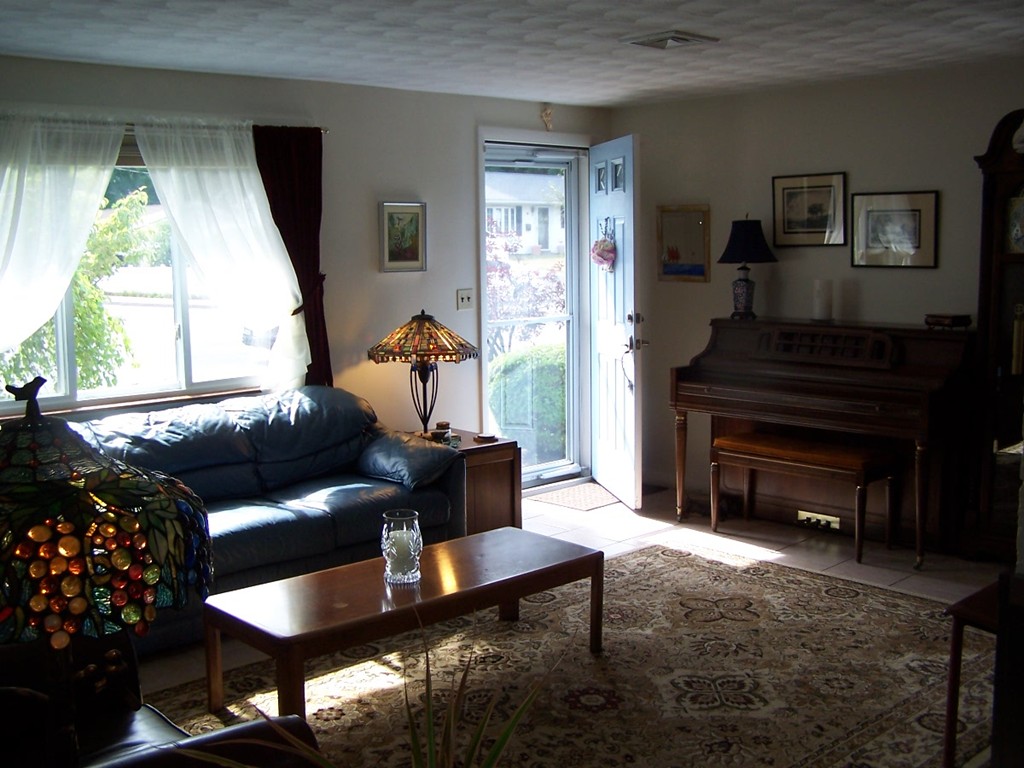 39 Devine Road Randolph, MA 02368 - Photo 8 of 20 Gallery Image 8