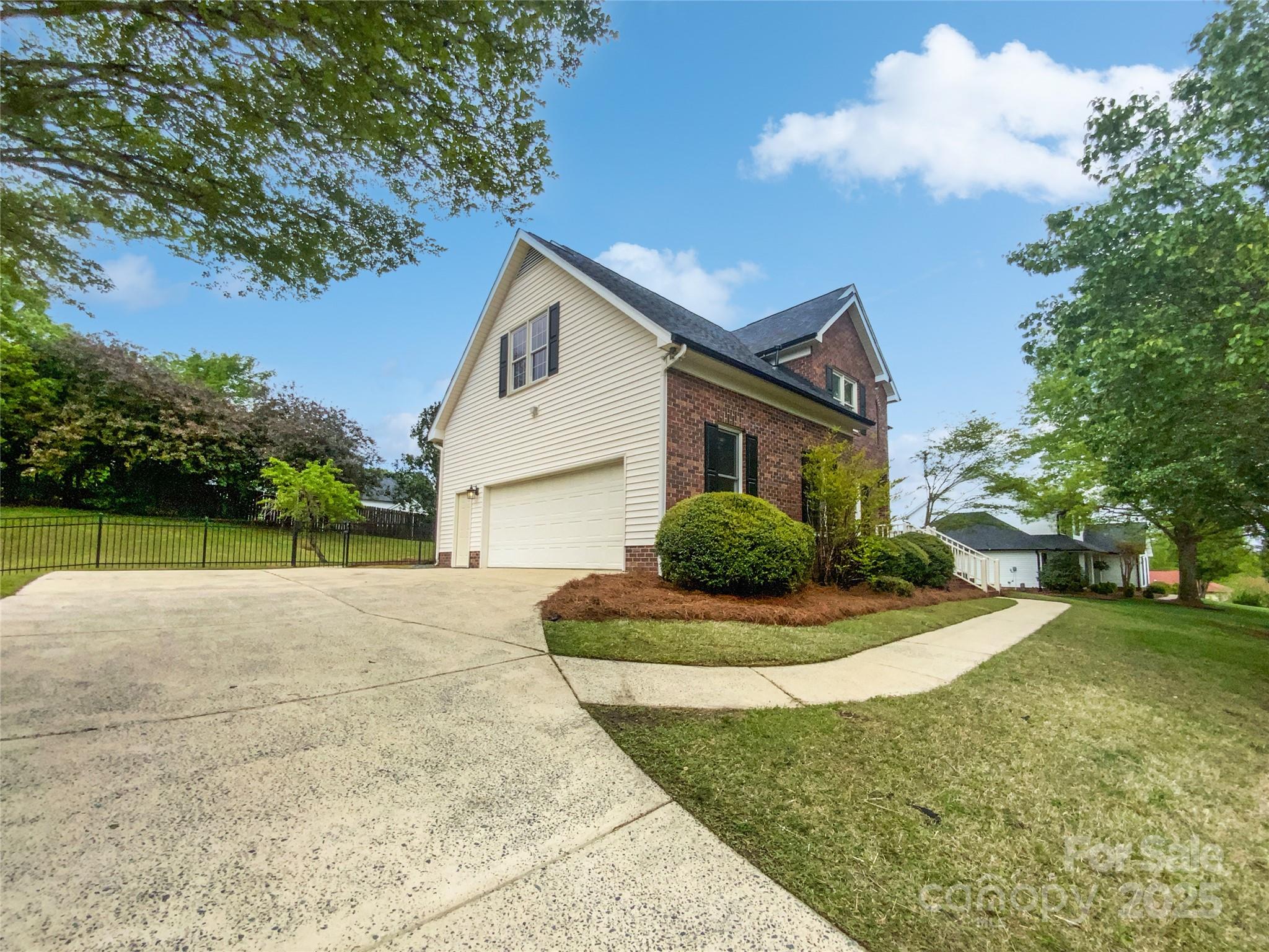 1121 Setter Lane Concord, NC 28025 - Photo 3 of 27