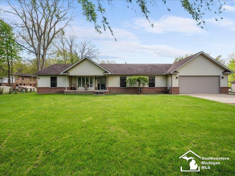 19210 Haggerty Road Belleville, MI 48111 - Photo 3 of 41 50206029-ce27b892-959f-4212-ae1b-ae2e98f3e4e0.JPG