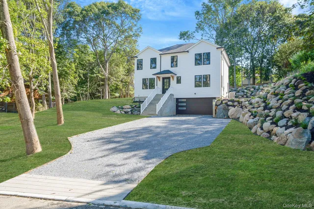 $799,990 | 14 Long View Drive, Wading River, NY 11792