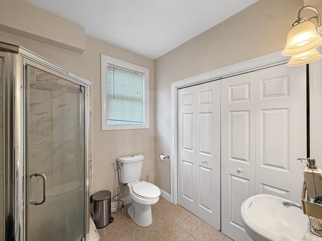 44 Dominion Road Worcester, MA 01605 - Photo 8 of 25