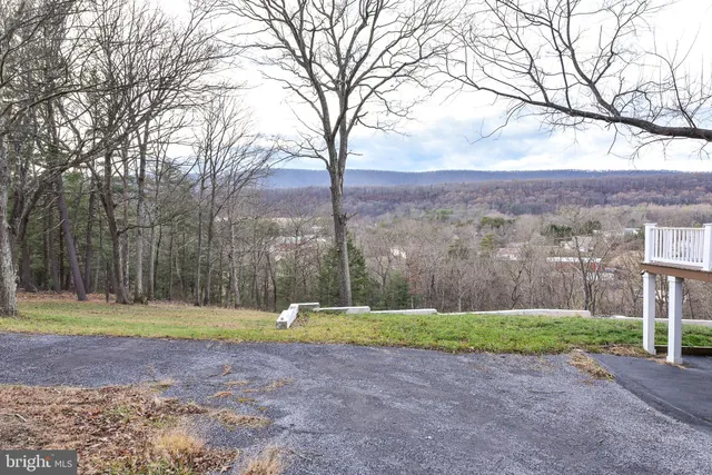 $334,000 | 547 Mawani Village Court, Berkeley Springs, WV 25411