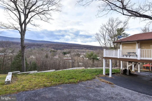 $334,000 | 547 Mawani Village Court, Berkeley Springs, WV 25411