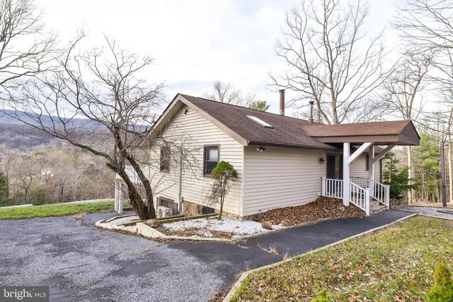 $334,000 | 547 Mawani Village Court, Berkeley Springs, WV 25411