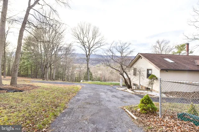 $334,000 | 547 Mawani Village Court, Berkeley Springs, WV 25411