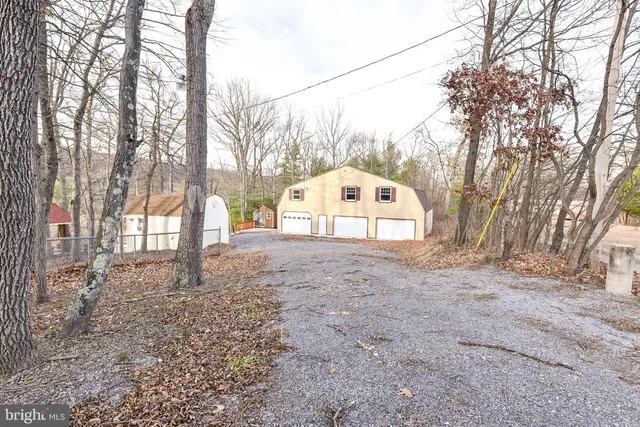 $334,000 | 547 Mawani Village Court, Berkeley Springs, WV 25411