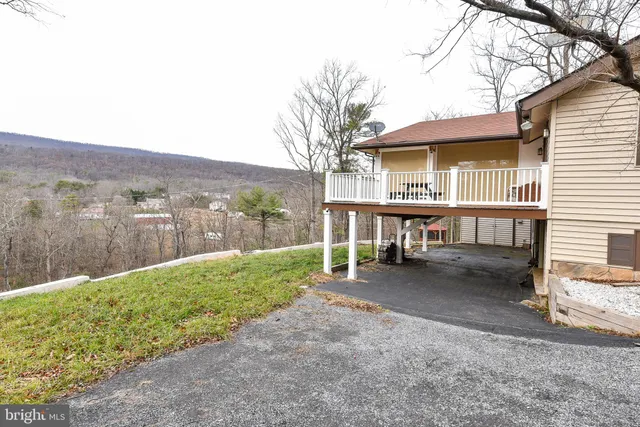 $334,000 | 547 Mawani Village Court, Berkeley Springs, WV 25411