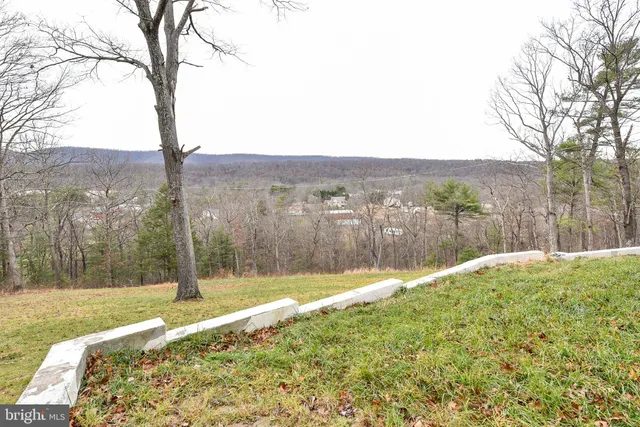 $334,000 | 547 Mawani Village Court, Berkeley Springs, WV 25411