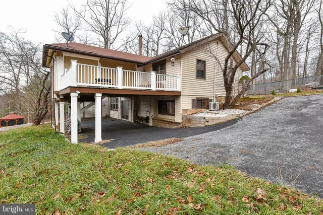 $334,000 | 547 Mawani Village Court, Berkeley Springs, WV 25411