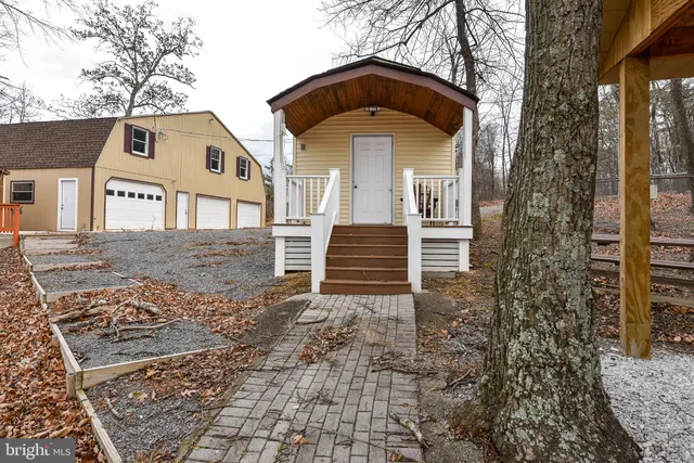 $334,000 | 547 Mawani Village Court, Berkeley Springs, WV 25411