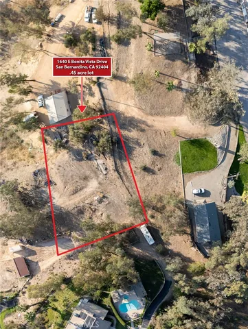 a sign that is on the side of the road