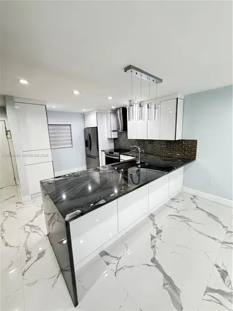 $264,990 | 1100 West 35th Street, Unit 4, Hialeah, FL 33012