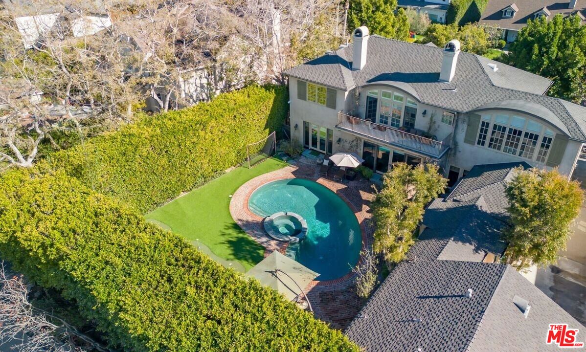 2147 Duxbury Circle Los Angeles, CA 90034 - Photo 15 of 17