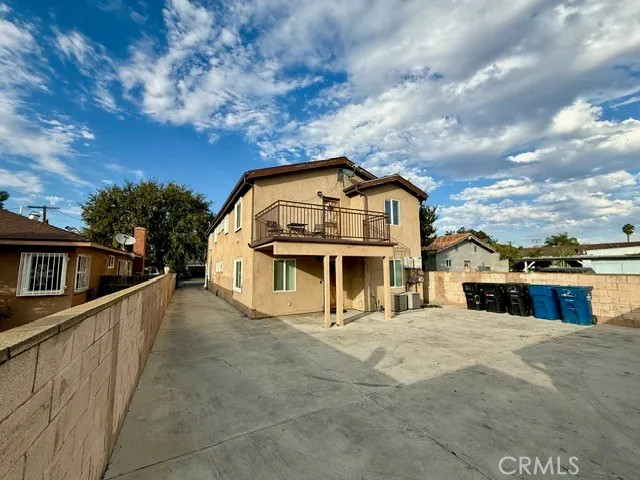 a view of a house with a big yard