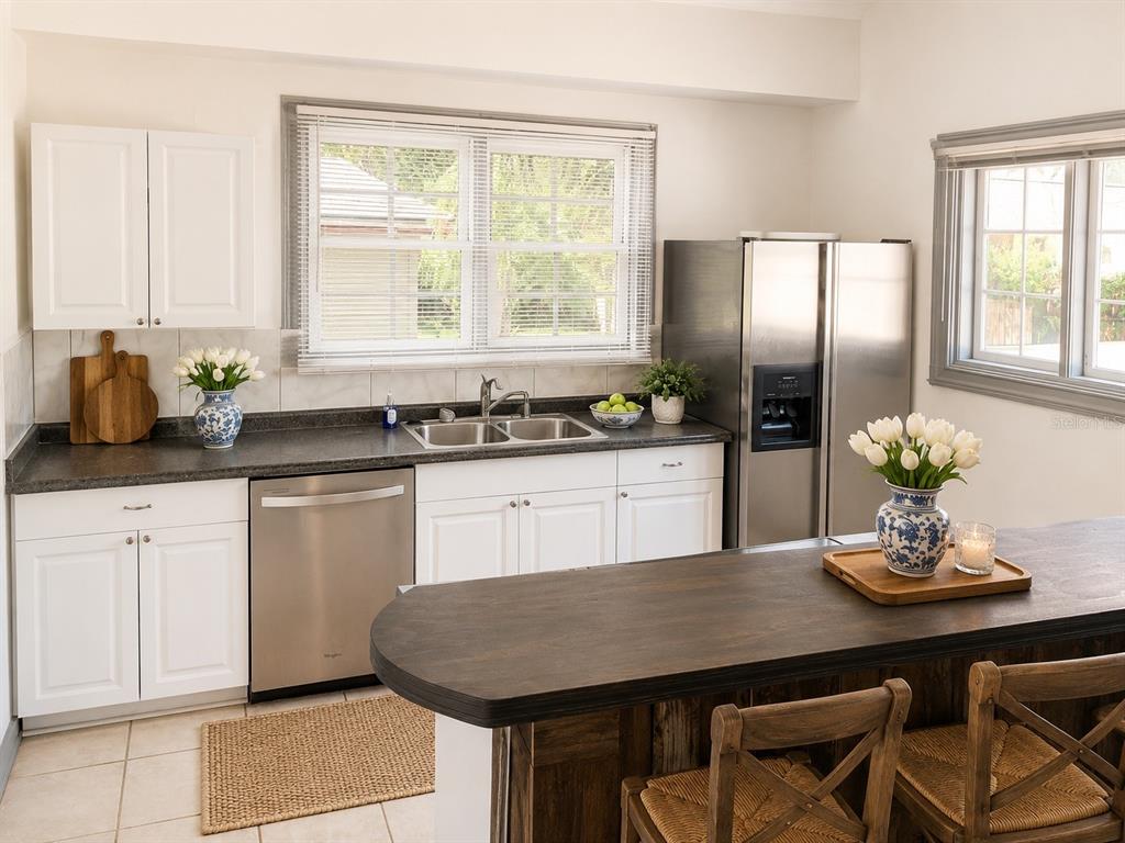 2107 West Chestnut Street Tampa, FL 33607 - Photo 3 of 19 Gallery Image 3
