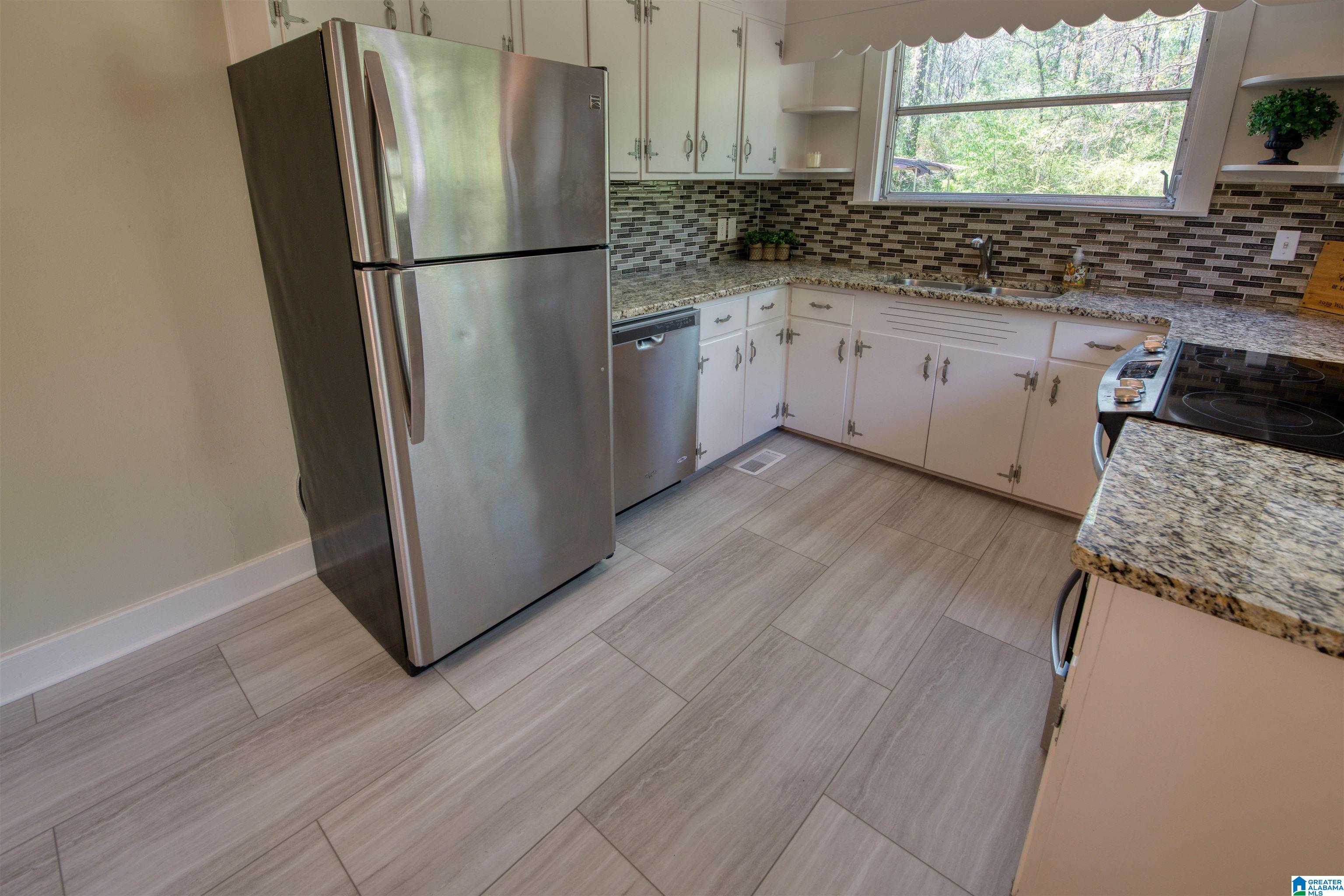 3939 Woodhaven Road Birmingham, AL 35244 - Photo 8 of 27