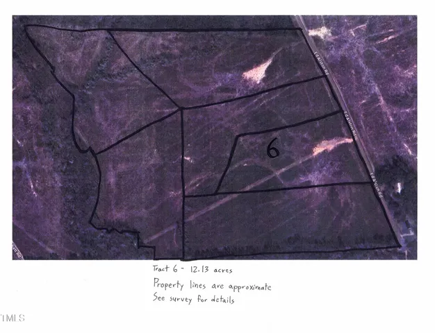 a black and white photo of a building