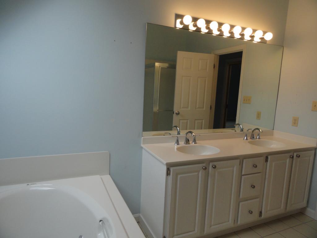 42 Stratham Green Road, Unit 42 Stratham, NH 03885 - Photo 12 of 16