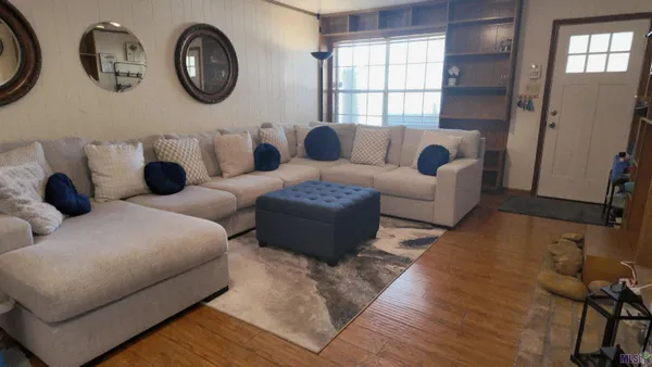 $230,000 | 381 Shadydale Drive, Baton Rouge, LA 70815