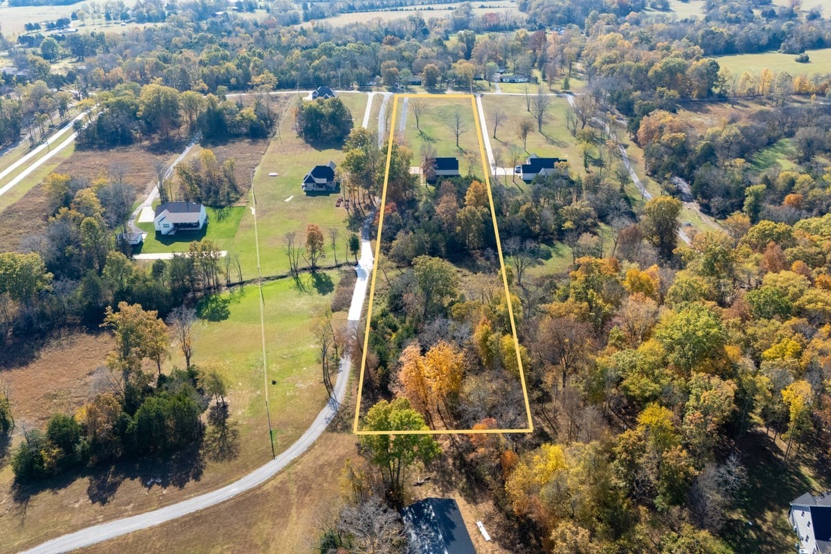 1497 Phillips Road Lebanon, TN 37087 - Photo 51 of 53 a view of swimming pool and mountain view