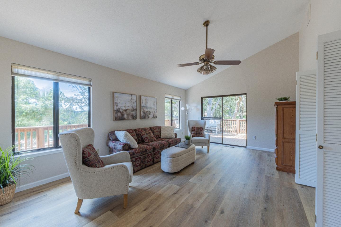 6959 Valle Pacifico Road Salinas, CA 93907 - Photo 9 of 45 a living room with furniture and wooden floor