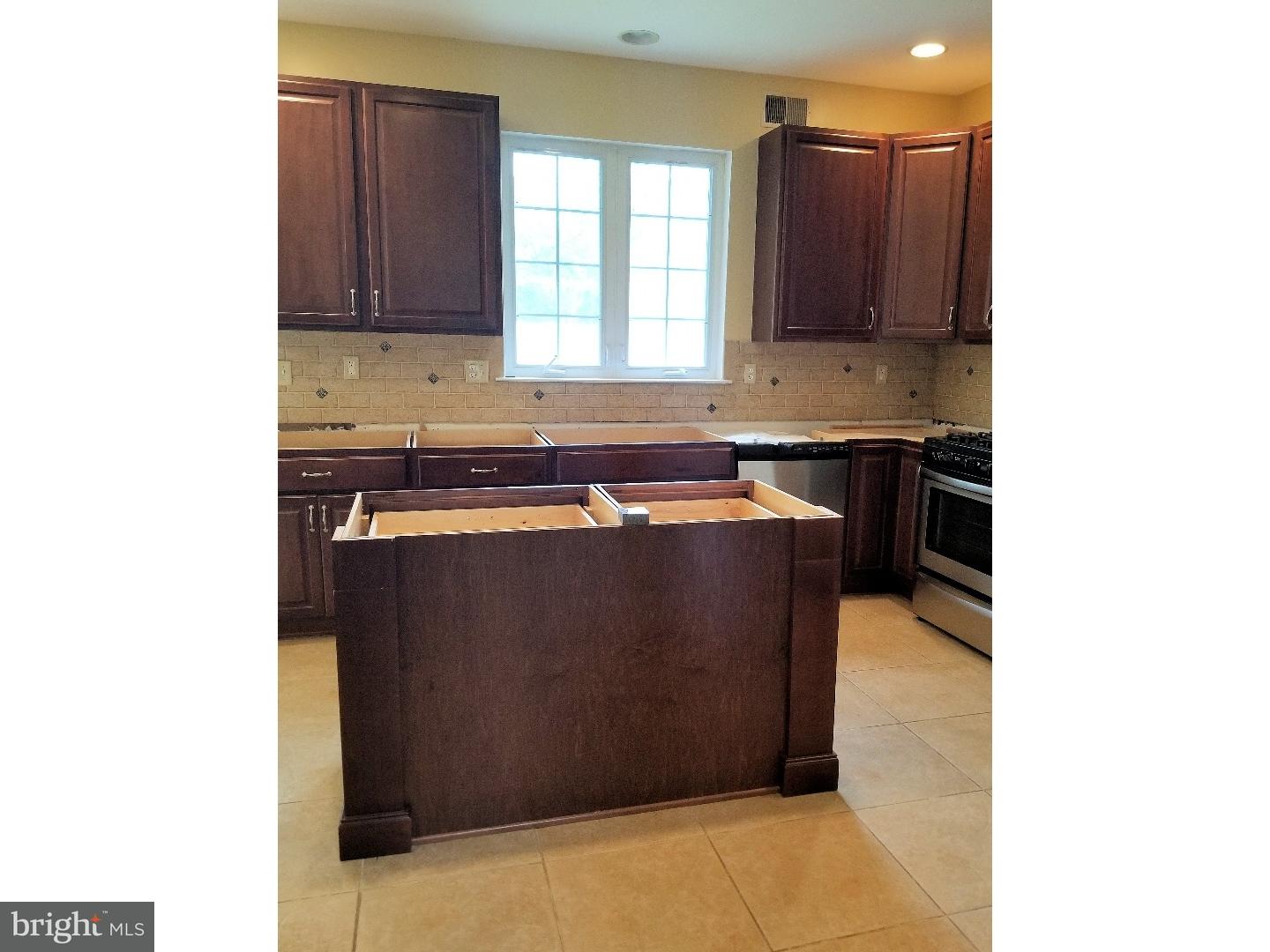 21 Wendover Road East Windsor, NJ 08520 - Photo 11 of 20 Kitchen